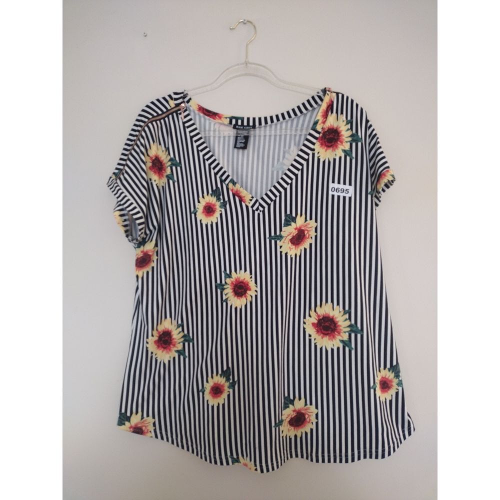 BAE City Blouse Women 2X Multicolor‎ Striped Floral V Neck Zippers on Shoulders - Picture 6 of 7